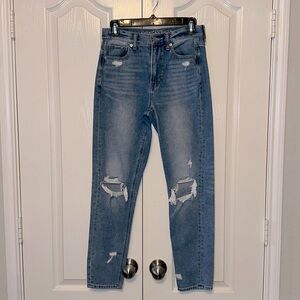 American Eagle Mom Distressed Ripped Jeans size 2 Regular